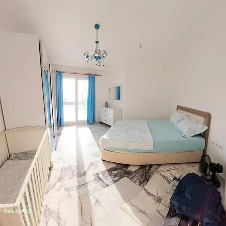 Ruime Woning Aan Zee * Дидим